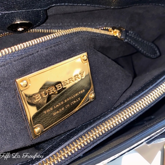 Authentic Burberry limited edition bag and charm - Picture 13 of 17